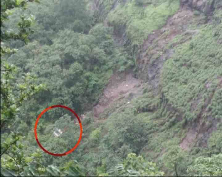 Maharashta: 32 die in a bus accident महाराष्ट्र: कॉलेज के 40 स्टाफ से भरी बस खाई में गिरी, 32 की मौत