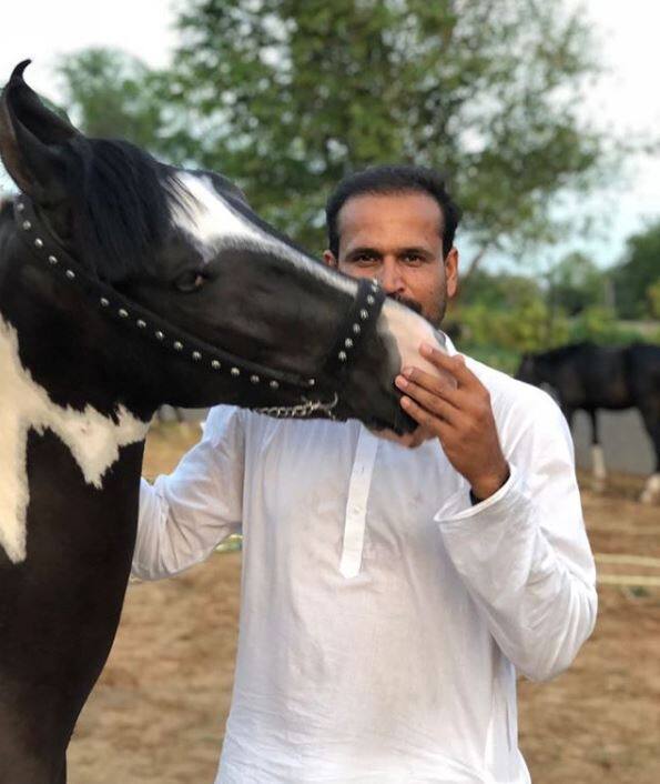 यह पहली बार नहीं है जब यूसुफ पठान ने अपने इस दोस्त के लिए प्यार दिखाया है. बल्कि इससे पहले भी वो अपने इस दोस्त के लिए काफी वक्त निकाल चुके हैं. फोटो-इंस्टाग्राम
