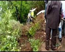 महाराष्ट्र: करीब 200 फीट गहरी खाई में गिरी बस, 33 कॉलेज कर्मचारियों की मौत