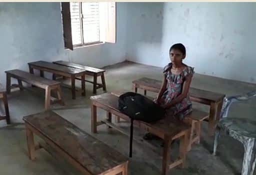 यूपी: बस्ती में कब्रिस्तान में चल रहा है प्राइमरी स्कूल, बच्चों के बजाए आते हैं सिर्फ जानवर