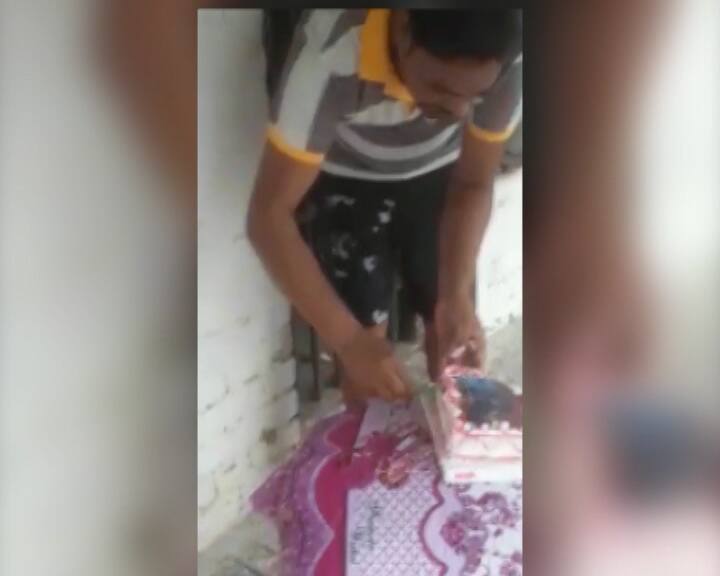 फैजाबाद की जेल में कैदी के बर्थडे मनाने का वीडियो वायरल