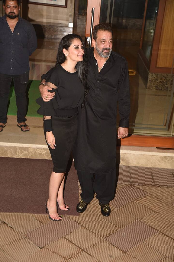 इस दौरान सबसे ज्यादा कोई खुश नजर आ रहा था तो वो थी संजय दत्त की पत्नी मान्यता. (तस्वीर: मानव मंगलानी)