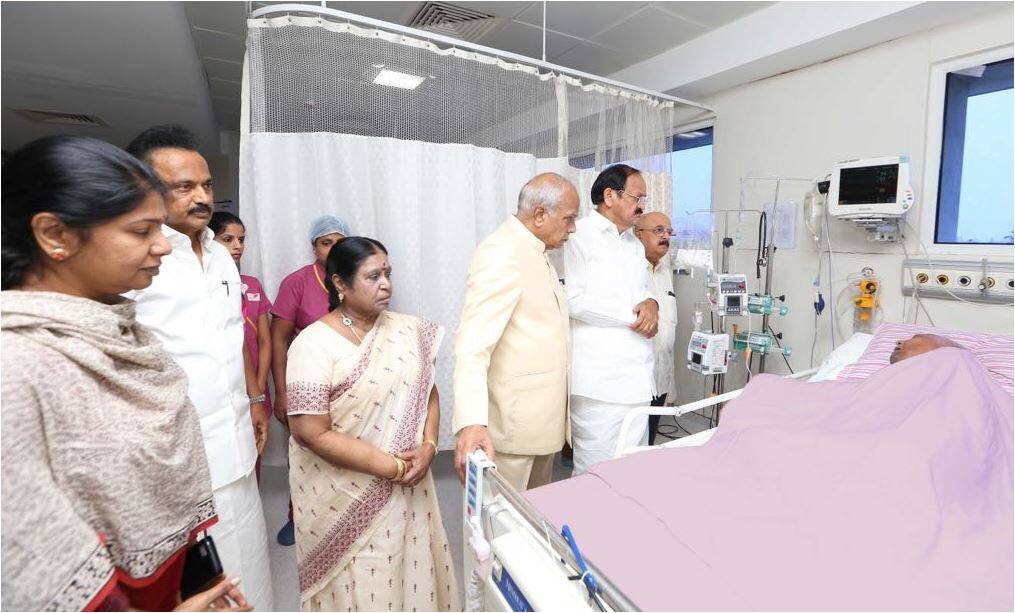 करूणानिधि की हालत में सुधार, हॉस्पिटल के बाहर लगा समर्थकों का जमावड़ा