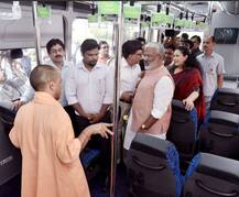 लखनऊ से कानपुर और आगरा से दिल्ली के बीच चलेंगी इलेक्ट्रिक बसें, सीएम योगी ने किया सफर