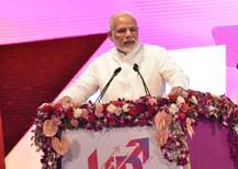 मोदी की दो टूक, उद्योगपतियों की भूमिका महत्वपूर्ण, उनके साथ दिखने में मुझे डर नहीं