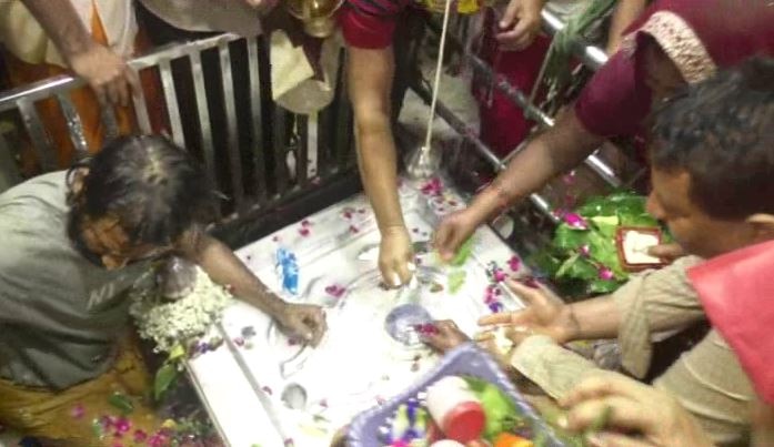 अपने आप में महाभारत काल का इतिहास समेटे है कानपुर का आनंदेश्वर महादेव मंदिर, कर्ण ने भी की थी पूजा Anandeshwar Mahadev Temple in Kanpur has a history of Mahabharata period itself अपने आप में महाभारत काल का इतिहास समेटे है कानपुर का आनंदेश्वर महादेव मंदिर, कर्ण ने भी की थी पूजा