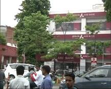 लखनऊ: राजभवन कॉलोनी में बदमाशों ने लूटी कैश वैन, गार्ड और ड्राइवर को मारी गोली