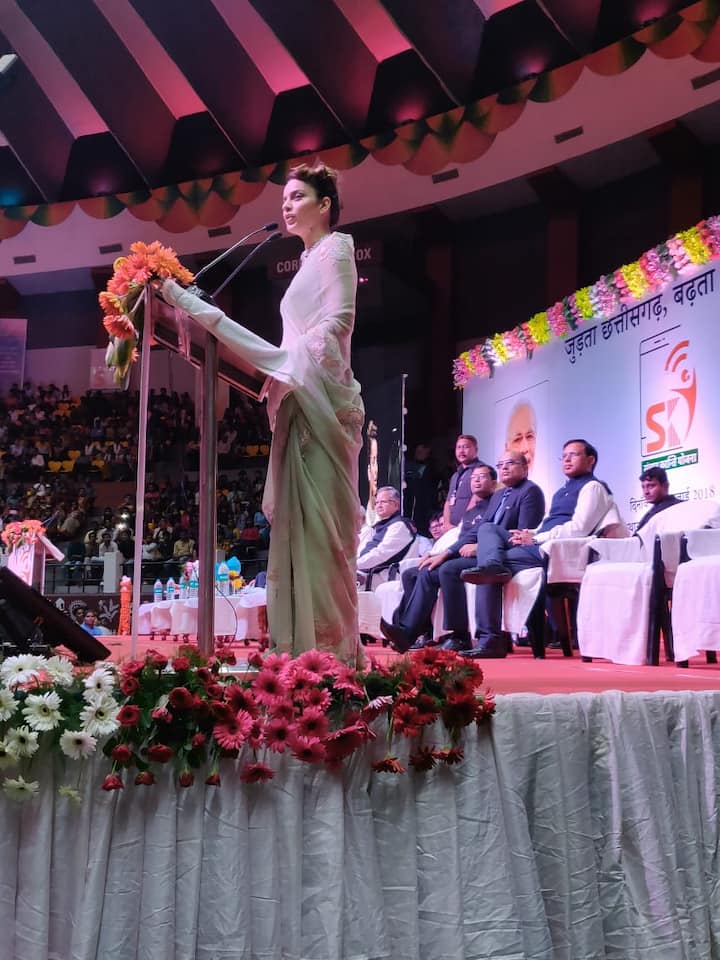 उनकी यह फिल्म झांसी की रानी लंक्ष्मीबाई के जीवन पर आधारित होगी. यह 25 जनवरी 2019 को रिलीज़ होगी. (तस्वीर: टीम कंगना रनौत, ट्वीटर)