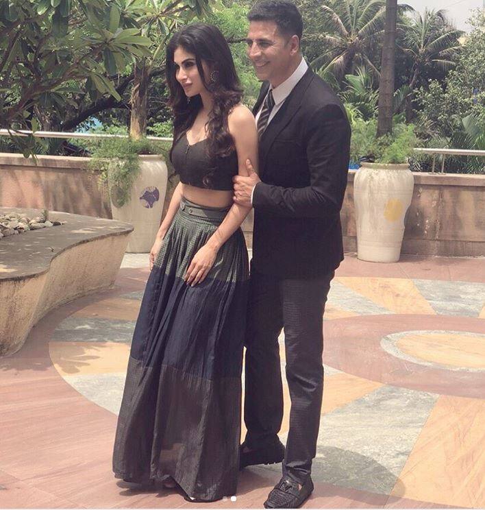 फिल्म में दोनों पर एक रोमांटिक सॉन्ग फिल्माया गया है जो इन दिनों सोशल मीडिया पर जमकर वायरल हो रहा है. (तस्वीर: इंस्टाग्राम)