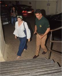 पत्नी ट्विंकल खन्ना के साथ PVR सिनेमा पहुंचे एक्टर अक्षय कुमार, यहां देखिए लेटेस्ट तस्वीरें