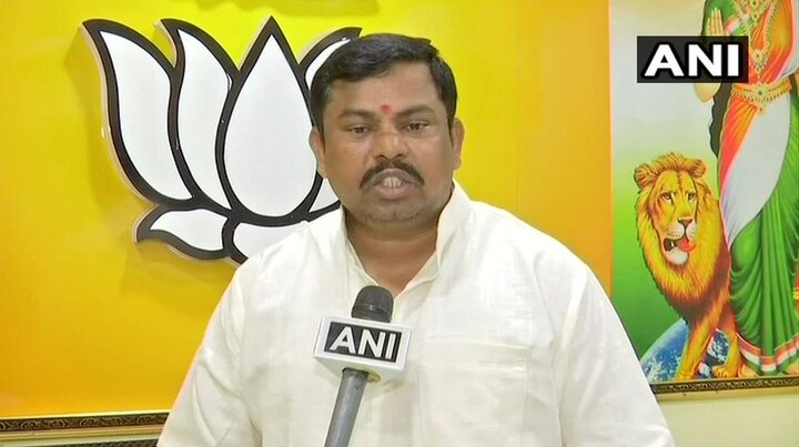 If these Rohingyas and Bangladeshi illegal immigrants do not leave India respectfully, then they should be shot & eliminated. Then only our country will be safe: BJP Telangana MLA Raja Singh on NRCAssam अगर बांग्लादेशी घुसपैठिए भारत नहीं छोड़ते तो उन्हें गोली मार देनी चाहिए: BJP विधायक