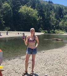 \'बीयर योग\' का ट्रेंड है जोरों पर, बीयर के साथ लोग कर रहे हैं योग, तस्वीरें खुद ही देख लीजिए