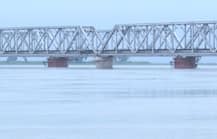 यूपी में बारिश से तापमान में गिरावट, पूर्वांचल में बाढ़ जैसे हालात