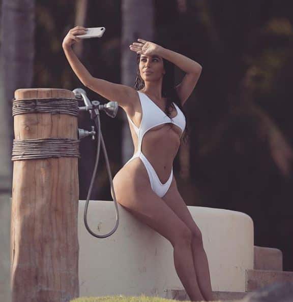 किम कार्दशियां छोटे बालों में खुद को 'सेक्सी' नहीं मानती