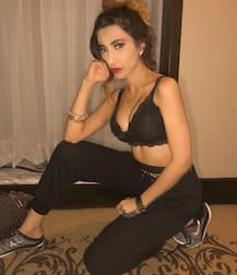 फोटो पोस्ट करते हुए साक्षी ने कहा, मुझे पहनने के लिए कपड़े नहीं मिले