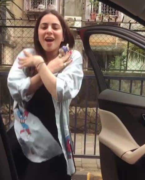 श्रद्धा ने अपनी दो वीडियो ऐसे डांस करते हुए पोस्ट की है. फोटोः इंस्टाग्राम