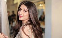 माहिरा खान के बाद अब इस पाकिस्तानी एक्ट्रेस की खूबसूरती के हैं चर्चे, देखें तस्वीरें