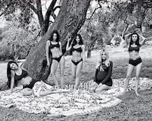 कर्दाशियां और जेनर बहनों ने साथ मिलकर करवाया ये बिकिनी फोटोशूट, यहां देखें तस्वीरें