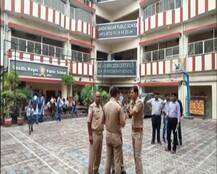 मुरादाबाद: फ़ीस जमा न होने पर स्कूल ने परीक्षा देने से रोका, परिजनों ने लगाया बच्चों को बंधक बनाने का आरोप