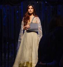 हाथ में चोट लगने के बावजूद फोटोशूट करवाती नजर आईं भूमि पेडनेकर