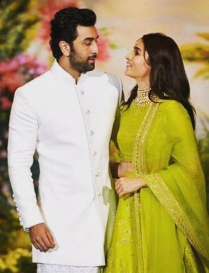  सोनम कपूर की शादी के बाद तो दोनों जैसे कई जगहों पर स्पॉट हुए.  फोटोः इंस्टाग्राम