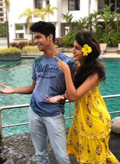 दोनों मलयालम फिल्म 'Oru Adaar Love' से फिल्म इंडस्ट्री में डेब्यू कर रहे हैं. फोटो- इंस्टाग्राम