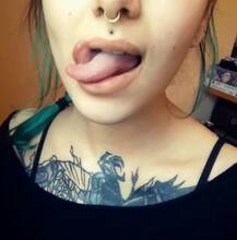 एक जीभ को दो बनाने का ट्रेंड हो रहा है पॉपुलर, लेकिन है आपके लिए जानलेवा