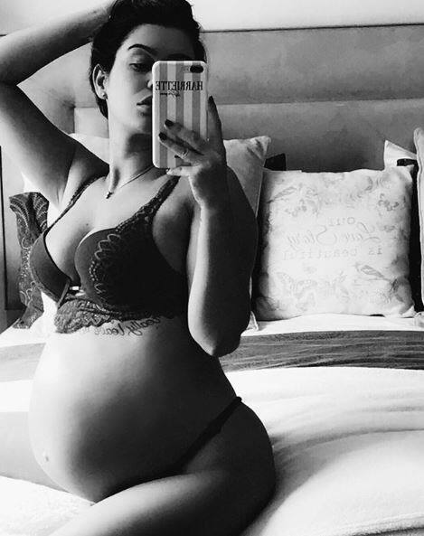 हॉस्पिटल से आने के बाद अपना अनुभव साझा करते हुए हैरिएट ने कहा कि 'ऐसा लग रहा था मैं किसी बुरे सपने में हूं और उससे जग पाना मुझे संभव नहीं लग रहा था'. फोटो- इंस्टाग्राम