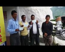 आपदा पीड़ितों के साथ अफसरों ने किया भद्दा मजाक, राहत के नाम पर बांटे 112 रुपये के चेक