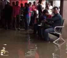 गोरखपुर आरटीओ ऑफिस की इन तस्वीरों को देख कर तो आप भी चौंक जाएंगे