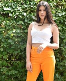 \'करनजीत कौर- द अनटोल्ड स्टोरी\' में ये लड़की बनी है मिनी सनी लियोनी, जानिए कौन है ये