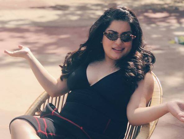  कॉमेडियन मल्लिका दुआ का कहना है कि वह ज्यादा दोस्त नहीं बनाती हैं और साथ ही किसी को दोस्त बनाने से पहले काफी एहतियात बरतती हैं. (तस्वीर: इंस्टाग्राम)