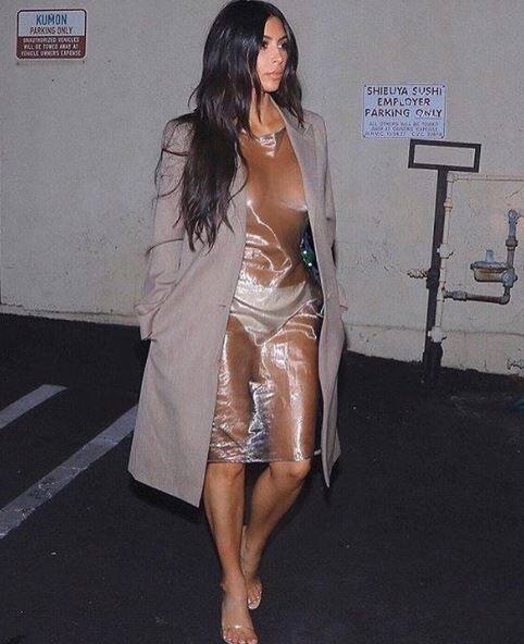 किम रियलिटी शो स्टार हैं और अपने बोल्ड स्टाइल की वजह से हमेशा चर्चा में रहती हैं. फोटो: इंस्टाग्राम