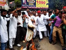 कानपुर: सपाईयों ने फूंका सांसद डॉ मुरली मनोहर जोशी का पुतला