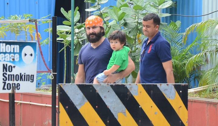 दरअसल सैफ अली खान बैडमिंटन खेलने निकले थे इस दौरान वो बेटे तैमूर को अपने साथ ले गए. (तस्वीर: मानव मंगलानी)