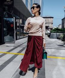 इस रशियन जर्नलिस्ट के फैशन का है जलवा, देखें तस्वीरें