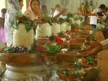 बम-बम भोले के जयकारों से गूंज उठी संगम नगरी, शिवालयों में उमड़ी भक्तों की भारी भीड़