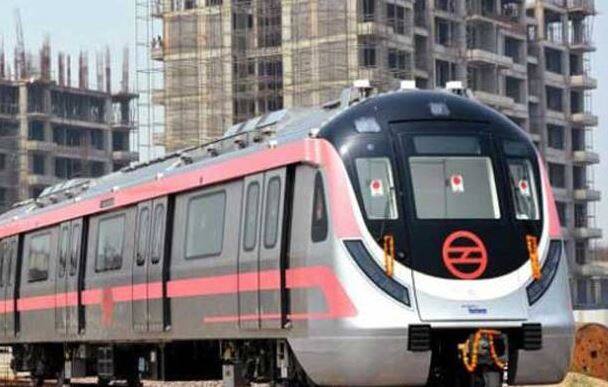 इस लाइन पर फिलहाल मेट्रो साउथ कैंपस से लाजपत नगर के बीच दौड़ेगी. बता दें कि दिल्ली के मुख्यमंत्री अरविंद केजरीवाल आज इस लाइन का उद्घाटन करेंगे. वहीं दोपहर एक बजे से इस लाइन को आम जनता के लिए खोल दिया जाएगा. फोटो-फ्री गूगल इमेज