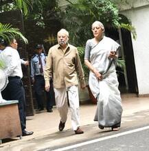 बहन श्वेता नंदा के ससुर को श्रद्धांजलि देने दिल्ली पहुंचे अभिषेक और ऐश्वर्या राय बच्चन