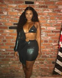 आधी बिकिनी आधा टॉप वाली ड्रेस आई ट्रेंड में, देखें तस्वीरें