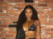 आधी बिकिनी आधा टॉप वाली ड्रेस आई ट्रेंड में, देखें तस्वीरें