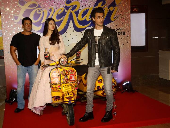 इस मौके पर सलामन खान ने फिल्म से जुड़ी कई बातें की. लेकिन ‘बिग बॉस’ और उनकी फिल्म ‘भारत’ से प्रियंका के निकलने को लेकर पूछे गए सवाल को वह टाल गए. (तस्वीर: मानव मंगलानी)