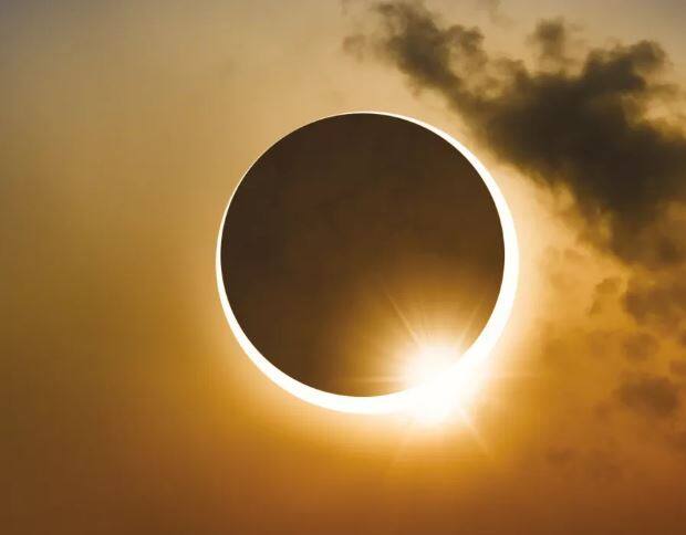  भारत में साल का तीसरा और आखिरी सूर्य ग्रहण 11 अगस्त को लगने वाला है. सूत्रों के मुताबिक, यह ग्रहण भारत में दिखाई नहीं देगा. तस्वीर: गूगल फ्री इमेज