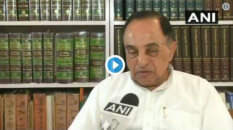 थरूर के मुस्लिम टोपी वाले बयान पर स्वामी ने कहा- सूट बूट में तुम वेटर लगते हो Subramanian Swamy reacts on Shashi Tharoor's remark 'why does PM refuse to wear a Muslim skull cap थरूर के मुस्लिम टोपी वाले बयान पर स्वामी ने कहा- सूट बूट में तुम वेटर लगते हो