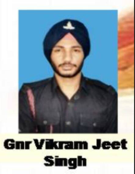 आतंकियों से लड़ते हुए GNR (DMT) विक्रमजीत सिंह भी देश के लिए कुर्बान हो गए. विक्रमजीत सिंह हरियाणा के अंबाला जिले के तेपला गांव के रहने वाले थे.