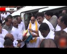 करुणानिधि ने चेन्नई में ली अंतिम सांस, समर्थकों का रो-रोकर बुरा हाल