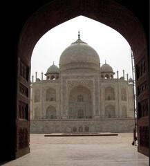 आज से ताजमहल देखना हुआ महंगा, जानें पूरी डिटेल्स