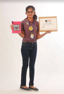 12 साल की इस बच्ची ने चित्रों के माध्यम से कह दी सुंदरकांड की कहानी, दर्ज कराया इंडिया बुक ऑफ रिकार्डस में नाम