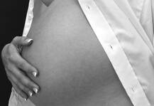 हेल्दी मां बनना है तो 20 की उम्र में करवाएं अपने एग्स को फ्रीज, जानें क्या कहते हैं एक्सपर्ट