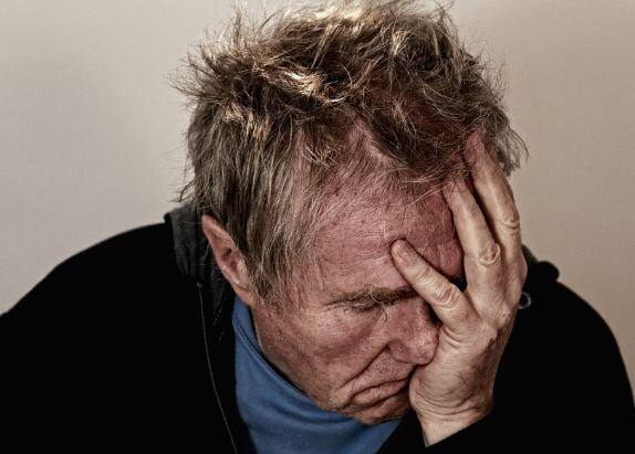 ग्रहण के दौरान आप ज्यादा इमोशनल फील कर सकते हैं. इसका आपके रिलेशनशिप पर फर्क पड़ सकता है. फोटोः गूगल फ्री इमेज